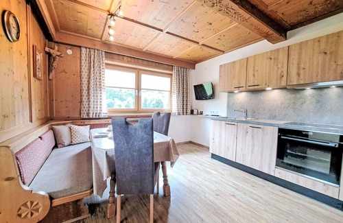 Laimach Apartment | Cosy apartment for 8 people with balcony and parking