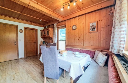 Laimach Apartment | Cosy apartment for 8 people with balcony and parking