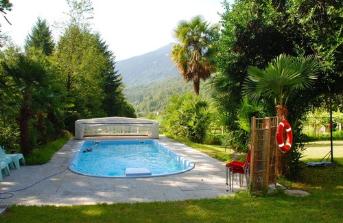 Negrentino Apartment | Cosy apartment for 4 guests with WIFI, pool, TV, patio, pets allowed, panoramic view and parking