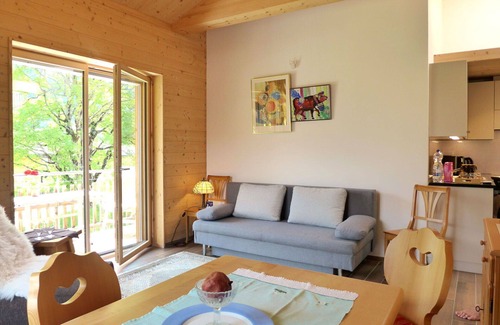 Kandersteg Apartment | Cosy apartment for 3 people with WIFI, balcony, panoramic view and parking