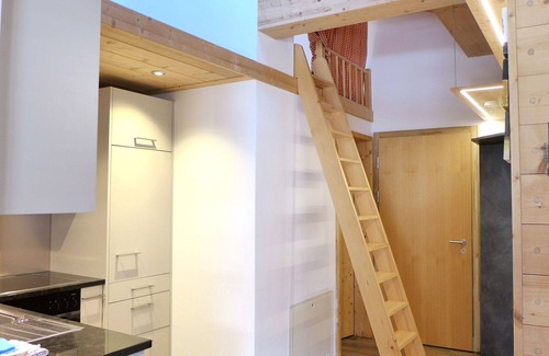 Kandersteg Apartment | Cosy apartment for 3 people with WIFI, balcony, panoramic view and parking