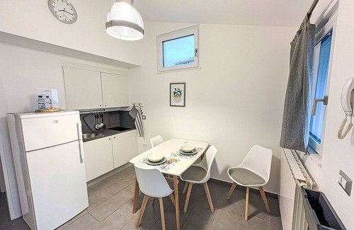 Lavena Ponte Tresa Apartment | Cosy apartment for 3 people with TV, balcony, pets allowed and parking