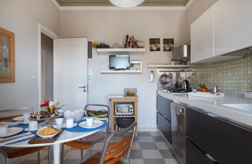 Tremestieri Etneo Apartment | Cosy apartment for 6 guests with WIFI, A/C, TV, terrace and parking