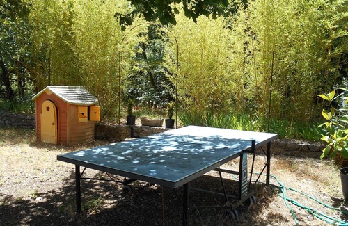 Vauvenargues Apartment | Cosy apartment in countryside facing mountain
