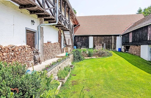 Horni Plana Villa | Cosy apartment in villa for 3 people with pool, WIFI, TV and pets allowed