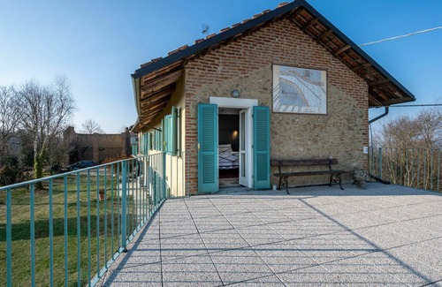 Cortazzone House | Cosy apartment in villa for 5 people with private pool, TV, terrace, pets allowed and panoramic .