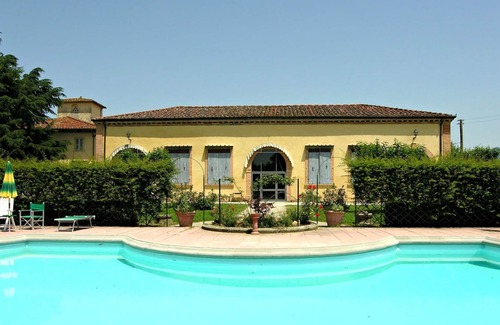 Scarperia e San Piero Villa | Cosy apartment in villa for 6 guests with pool, WIFI, TV, panoramic view and parking