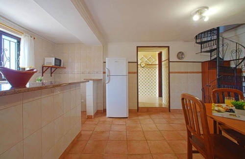 Mem Moniz House | Cosy apartment in villa for 4 guests with WIFI, A/C, pool, TV, terrace and panoramic view