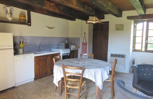 Jayac House | Cosy apartment in villa for 4 people with WIFI, TV, pets allowed and parking