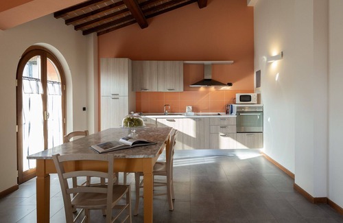 Larciano House | Cosy apartment in villa for 4 guests with WIFI, A/C, pool, TV, panoramic view and parking