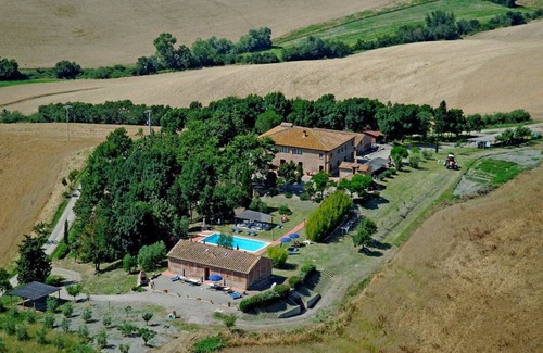Peccioli Villa | Cosy apartment in villa for 5 people with pool, WIFI, panoramic view and parking