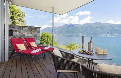 Ascona Villa | Cosy apartment in villa with A/C, internet, pool, TV, patio, panoramic view and parking