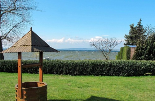 Verchen House | Cosy apartment in villa for 4 guests with WIFI, TV, patio, pets allowed and parking