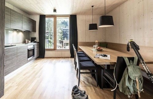 Großdorf House | Cosy apartment in villa for 4 guests with pool, WIFI, TV, balcony and panoramic view