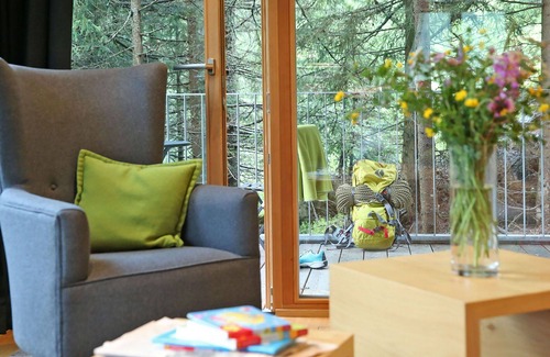 Großdorf House | Cosy apartment in villa for 4 guests with pool, WIFI, TV, balcony and panoramic view