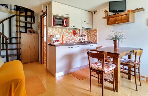 Peglio Apartment | Cosy apartment for 6 guests with WIFI, TV, patio and pets allowed