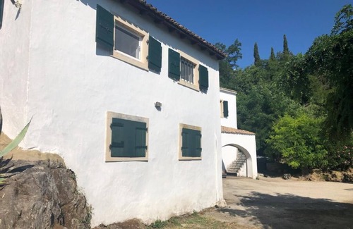 Giannades Apartment | Cosy apartment located in a picturesque winery