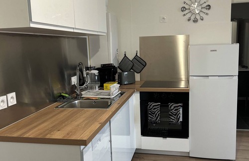Le Blanc-Mesnil Apartment | Cosy Appt Proche Paris Stade de France Bourget