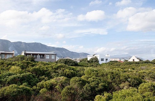 Vermont House | Cosy Beach House in Hermanus just 100 meters from the sea
