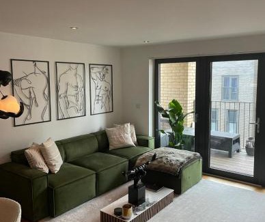 Vassall Bed & Breakfast | Cosy bedroom in Luxury apartment