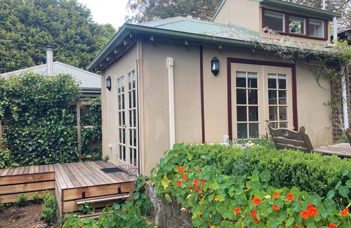 Olinda Cottage | Cosy bespoke Cottage in Olinda-central location