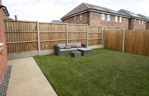 Giltbrook House | Cosy Brinsley Stay EV Garden WiFi Office Pass The Keys