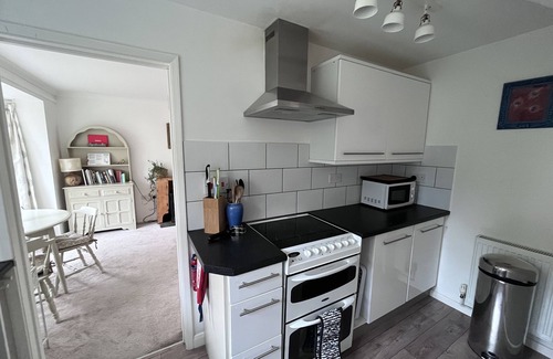 Shaftesbury Cottage | Cosy central Shaftesbury 2 bed cottage with Parking