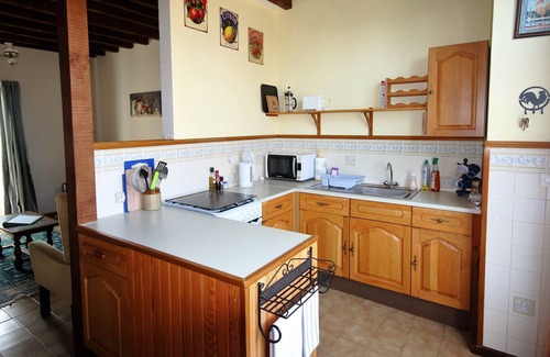 St Denis de Gastines Cottage | Cosy cottage with heated swimming pool and Wifi