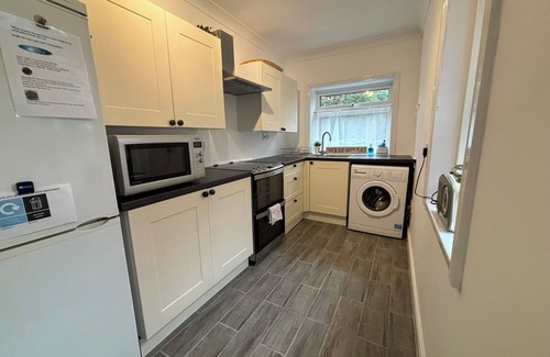 Sea Palling Cottage | Cosy Coastal Victorian Terrace-Dogs Welcome