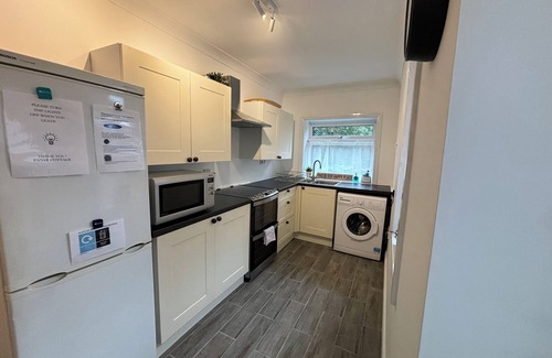 Sea Palling Cottage | Cosy Coastal Victorian Terrace-Dogs Welcome