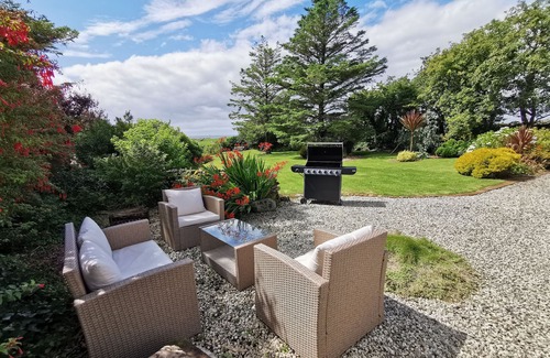 Monreith Cottage | Cosy, Coastal Retreat with Large Garden and Epic Sun Room