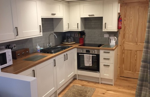 Helensburgh Cottage | Cosy, comfortable historic cottage located in the Loch Lomond National Park