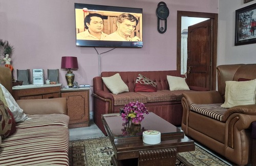 Kolkata Apartment | Cosy, Comfortable, safe stay at an affordable rate in Kolkata #2n