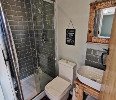 Wollerton House | Cosy Coppice Cottage