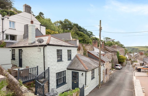 Pentewan Cottage | Cosy Cornish Cottage By The Sea and Local Pub
