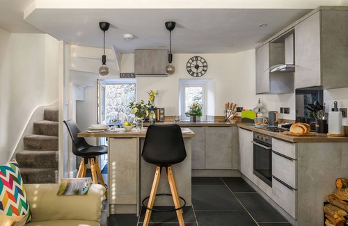 Dolgellau Cottage | Cosy cottage for two, dog friendly with log burner