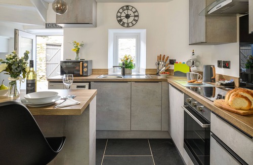 Dolgellau Cottage | Cosy cottage for two, dog friendly with log burner