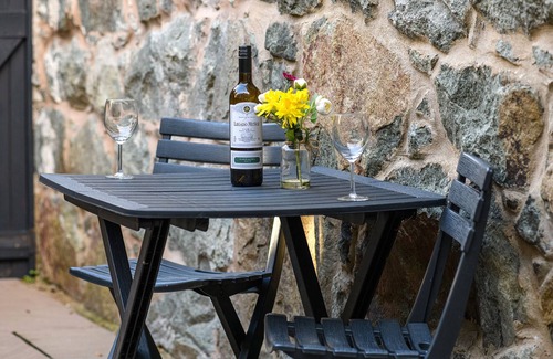 Dolgellau Cottage | Cosy cottage for two, dog friendly with log burner