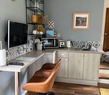 Shalford House | Cosy Countryside Cabin