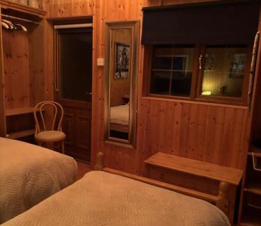 Tullaroan Apartment | Cosy Countryside Log Cabin