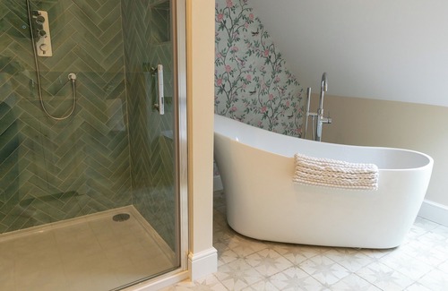 Montgomery House | Cosy countryside luxury apartment sleeping two. Surrounded by stunning panoramic views.