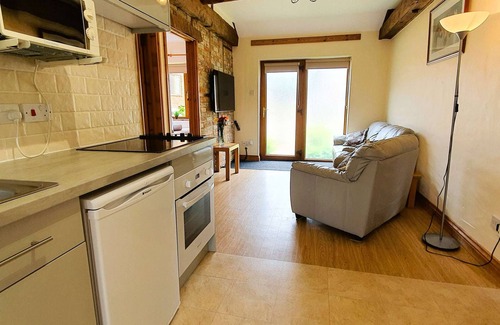 Woolland Cottage | Cosy Dog-Friendly Cottage, Hot Tub & Enclosed Garden – The Victorian Barn Dorset