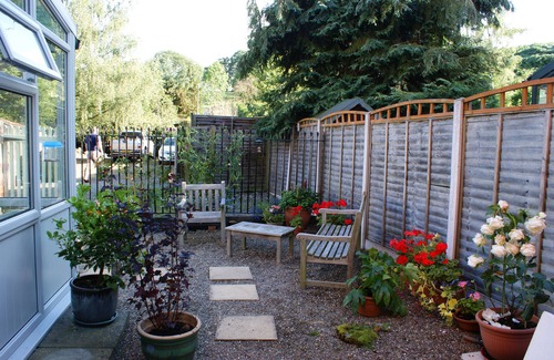 Marshbrook Cottage | Cosy ex Railway Cottage with WiFi & EV charger