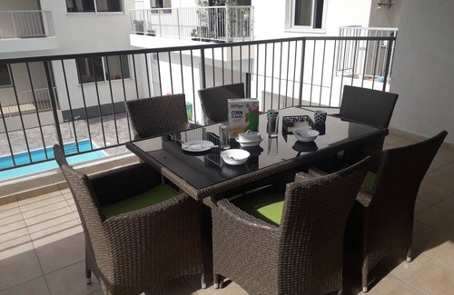 Alethriko Apartment | Cosy* Family friendly* 3BDR/Apartment With Pool - Free WIFI
