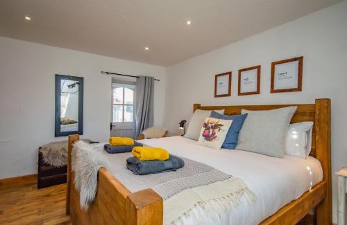 New Moat House | Cosy Farm Conversion In The Heart Of Pembrokeshire