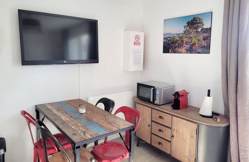 Merville-Franceville-Plage Apartment | Cosy seaside apartment