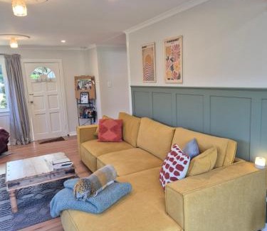 Manapouri House | Cosy Getaway 5mins to Doubtful Sound Cruise