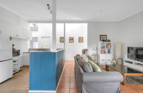 Broulee House | Cosy Getaway with Fireplace and Spacious Backyard