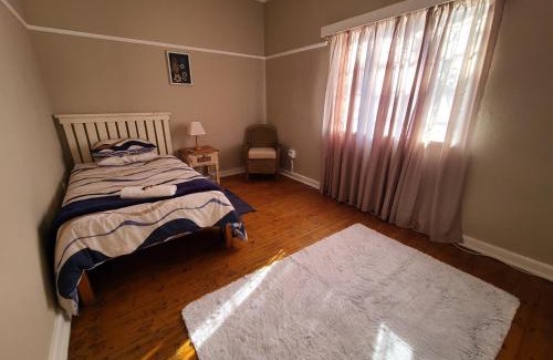 Blue Crane Route House | Cosy Guesthouse In Cookhouse - Near Somerset East