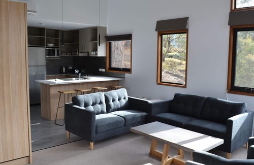 Lake Crackenback Ski Chalet | Cosy high country experience in the heart of the Snowy Mountains